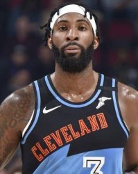  戈贝尔防守端筑起禁飞区森林狼零封活塞内线