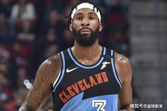  戈贝尔防守端筑起禁飞区森林狼零封活塞内线